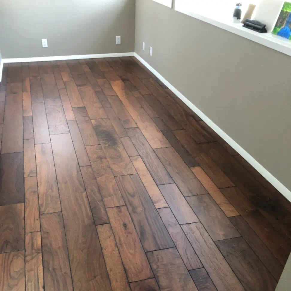 A Hardwood Floor Installation Guide for Both Engineered and Non-Engineered Wood  Flooring - Dengarden
