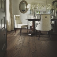 Avienda hardwood floors in a living room